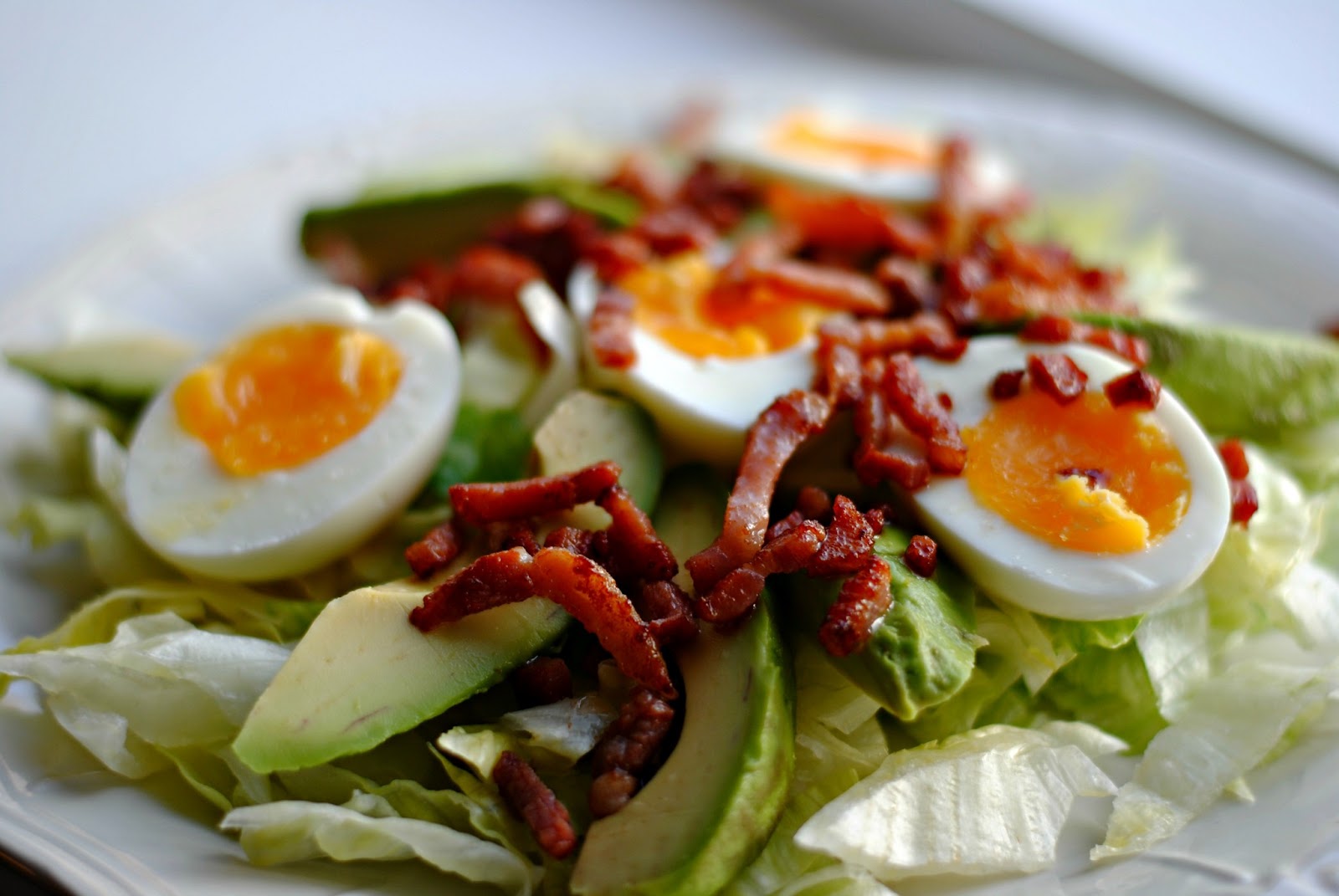 salat med æg